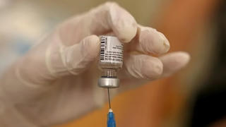 Trường học Mỹ thưởng 1.000 USD cho nhân viên tiêm vaccine ngừa COVID-19