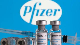 'Việt Nam không tự động gia hạn vaccine Pfizer' 
