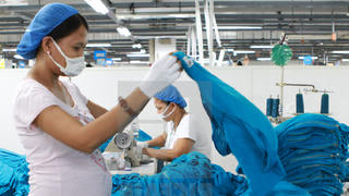 Lồng ghép bình đẳng giới trong hỗ trợ và phục hồi, phát triển kinh tế - xã hội