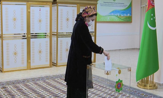 Turkmenistan tiến hành bầu cử quốc hội và Hội đồng nhân dân