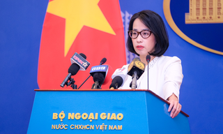 Việt Nam phản đối việc Trung Quốc lắp đặt 3 phao đèn báo hiệu tại Trường Sa