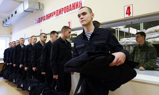 Hạ viện Nga thông qua dự luật tăng trần tuổi nhập ngũ 