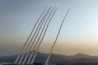 Triều Tiên thử 2 tên lửa loại mới