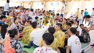 Ấm áp Tết cổ truyền Bunpimay của hơn 300 lưu học sinh Lào tại Quảng Bình