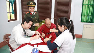 TT-Huế: Thăm khám và tặng quà cho 200 thương, bệnh binh 