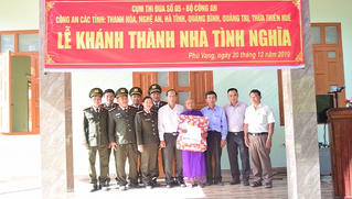 Công an khánh thành nhà tình nghĩa tại Thừa Thiên Huế