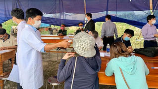 Sinh viên Y khoa Huế xung phong tình nguyện chống dịch Covid-19