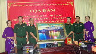 Tọa đàm về công tác quân sự, quốc phòng 