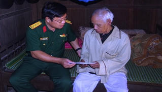Thừa Thiên Huế: Thăm và tặng quà người có công với Cách mạng 