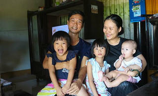 Bí thư Quảng Bình gửi thư cảm ơn cặp vợ chồng lấy tiền bán đất mua thiết bị y tế chống dịch COVID-19