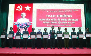 Trao thưởng cho các tập thể, cá nhân có thành tích trong chuyên án ma túy ‘khủng’ tại Quảng Bình
