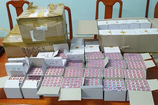 Bắt xe ô tô vận chuyển gần 1.400 thỏi son ‘lậu’ khi đi qua Quảng Bình