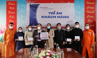 Điện lực Quảng Bình chung tay mang tết ấm áp cho người nghèo