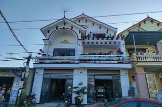 3 người thương vong do bị điện giật trong lúc làm mái nhà ở Quảng Bình