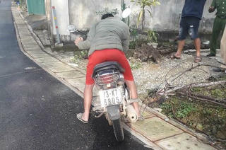 Nam thanh niên ở Quảng Bình tử vong trong tư thế ngồi gục trên xe máy