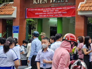 Hai trường tại TP HCM tổ chức thi tuyển vào lớp 6