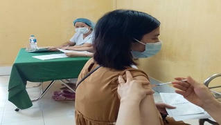 Hơn 100 thai phụ ở Hải Dương được tiêm vaccine phòng COVID-19