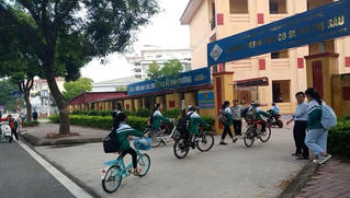 Để xảy ra tình trạng lớp trưởng đánh bạn, phụ huynh đề nghị thay giáo viên chủ nhiệm