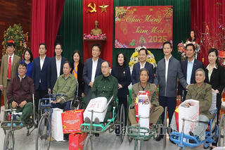 Phó Thủ tướng Chính phủ Lê Thành Long thăm Trung tâm Điều dưỡng thương binh Thuận Thành