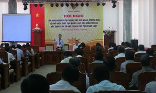  Tiến tới xây dựng huyện đạt chuẩn tiếp cận pháp luật