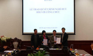 Trao quyết định nghỉ hưu cho 3 cán bộ tư pháp