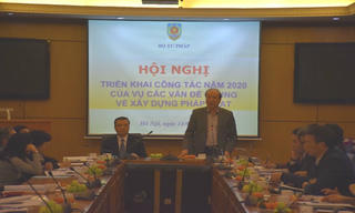 Tránh hình thức trong xây dựng chính sách pháp luật 