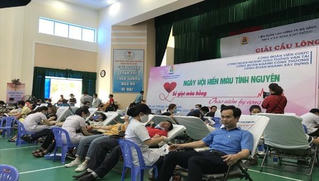 Khoảng 1.000 đoàn viên Công đoàn ở Đà Nẵng tham gia hiến máu 