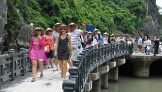 Chấn chỉnh, xử lý nghiêm hành vi kỳ thị, từ chối phục vụ du khách nước ngoài