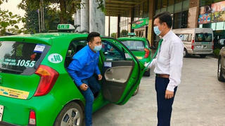 Trường hợp khẩn cấp, người dân TP HCM được vận chuyển miễn phí
