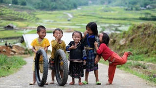 Nhiều chỉ tiêu cụ thể trong bảo vệ và phát triển các dân tộc thiểu số rất ít người