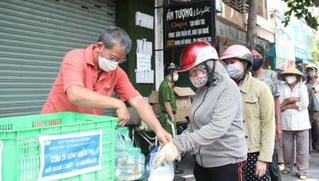 Công khai, kịp thời hỗ trợ người dân gặp khó vì dịch Covid-19