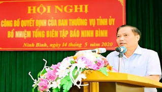 Bí thư Ninh Bình trao quyết định bổ nhiệm Tổng Biên tập báo Ninh Bình