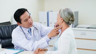 Phấn đấu nâng cao chất lượng dịch vụ y tế ngang tầm các nước tiên tiến trong khu vực