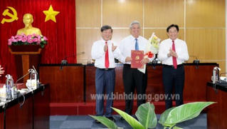 Miễn nhiệm Phó Chủ tịch UBND tỉnh Bình Dương
