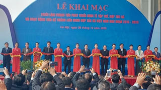 Khai mạc Triển lãm thành tựu phát triển kinh tế tập thể, hợp tác xã 