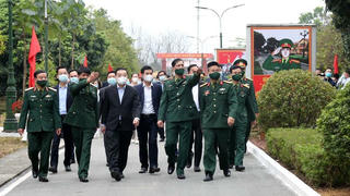 Chủ tịch Hà Nội yêu cầu đảm bảo người dân trong khu cách ly đón Tết ấm cúng, an toàn