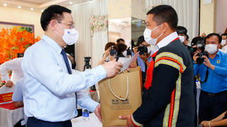 Tiếp tục chăm lo, hỗ trợ người lao động vượt qua đại dịch