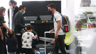Messi được chào đón như người hùng ở Pháp