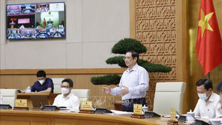 Thủ tướng: Quyết tâm không để xảy ra khủng hoảng kinh tế và y tế