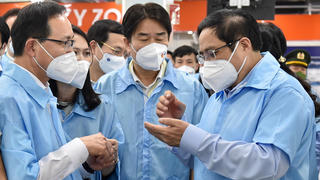 Thủ tướng đề nghị Samsung hỗ trợ Việt Nam thực hiện chiến lược vaccine