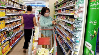 Hà Nội yêu cầu người dân quét mã QR code khi mua hàng