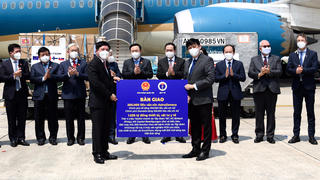 Bàn giao vật tư y tế chống dịch trị giá hơn 1.000 tỷ đồng