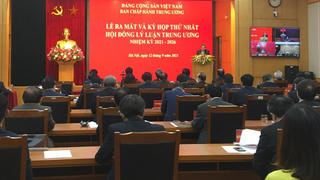 Tiếp tục đổi mới mạnh mẽ hơn nữa về tư duy lý luận, tư duy phát triển