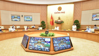 Chính phủ sẽ sát cánh cùng địa phương, doanh nghiệp phục hồi sản xuất