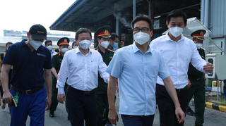 Phó Thủ tướng Vũ Đức Đam yêu cầu thuyết phục nhân dân không tự ý rời khỏi TP Hồ Chí Minh