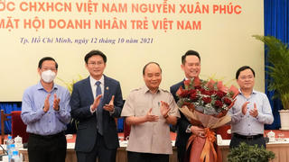 Chủ tịch nước nhắn nhủ doanh nhân trẻ nỗ lực vượt qua khó khăn trước mắt