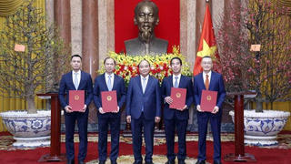 Trao quyết định bổ nhiệm đại sứ cho 4 Thứ trưởng Ngoại giao