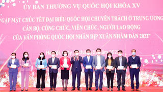 Tích cực mang Tết đến mọi người, mọi nhà