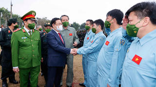 Tiếp tục xây dựng Hà Nội thành khu vực phòng thủ vững chắc