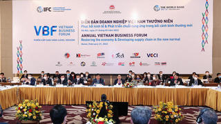 Thủ tướng Chính phủ dự phiên cấp cao Diễn đàn Doanh nghiệp Việt Nam